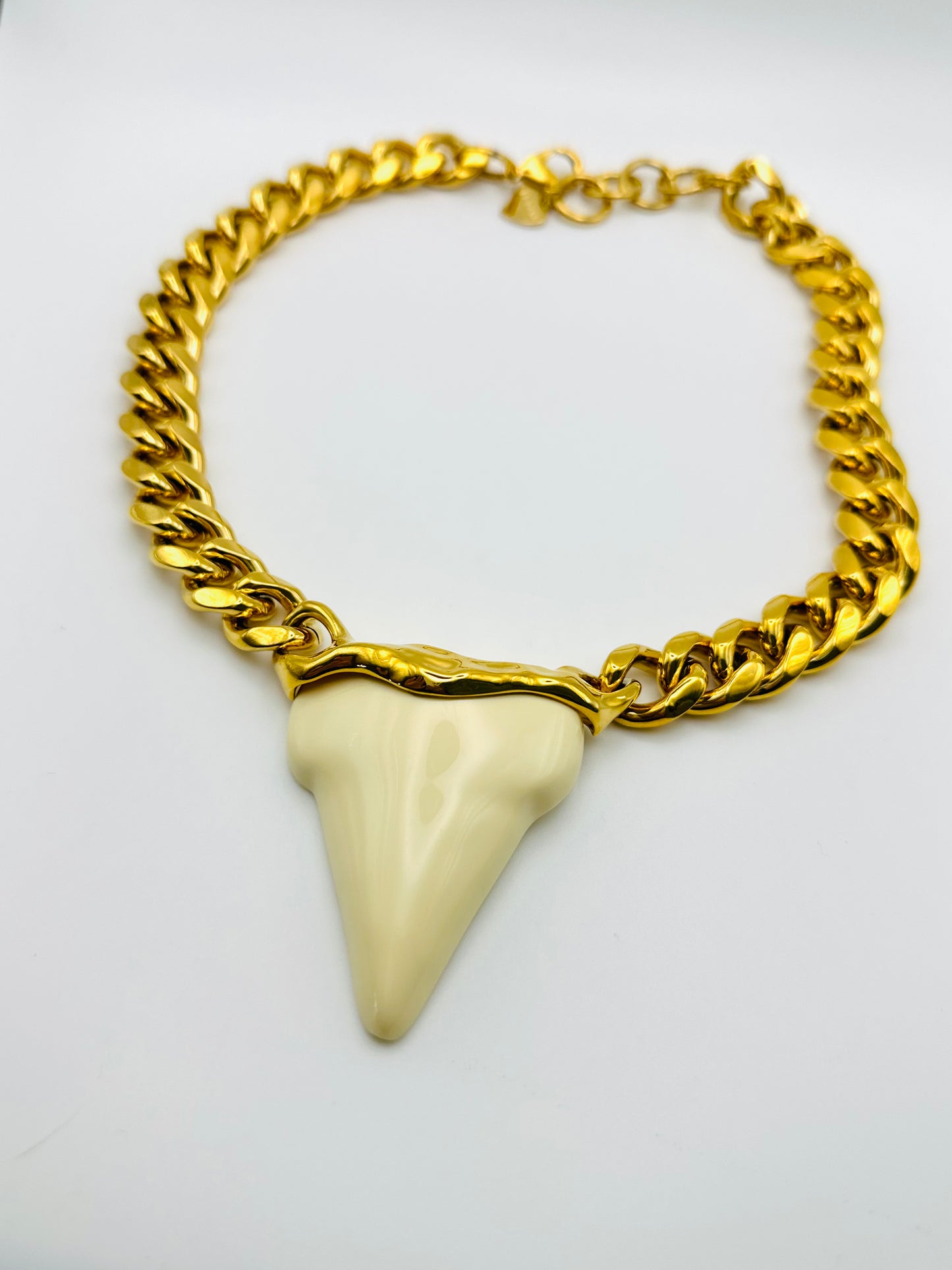 SHARK TOOTH 🦷