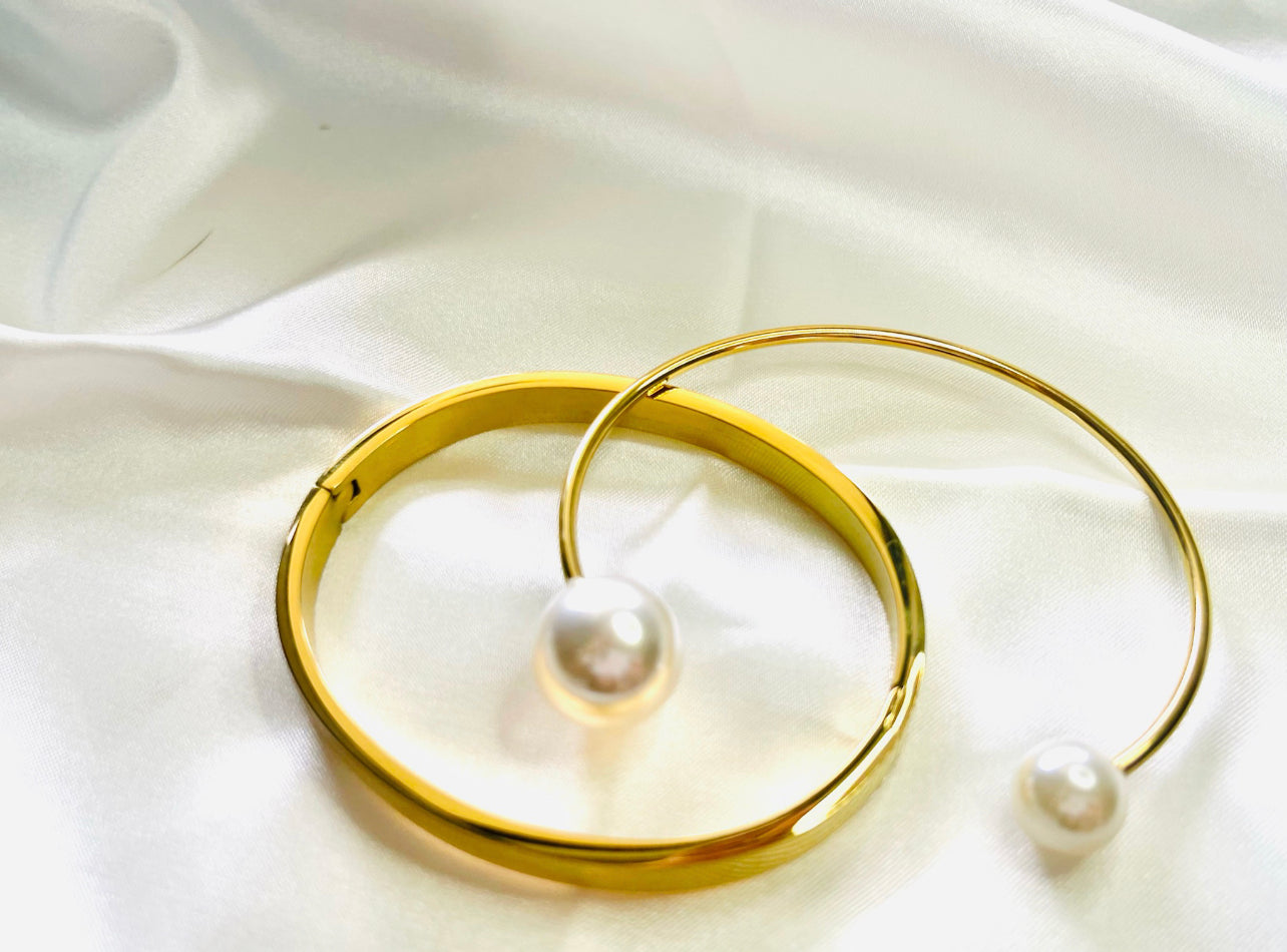 PEARL BANGLE CUFF